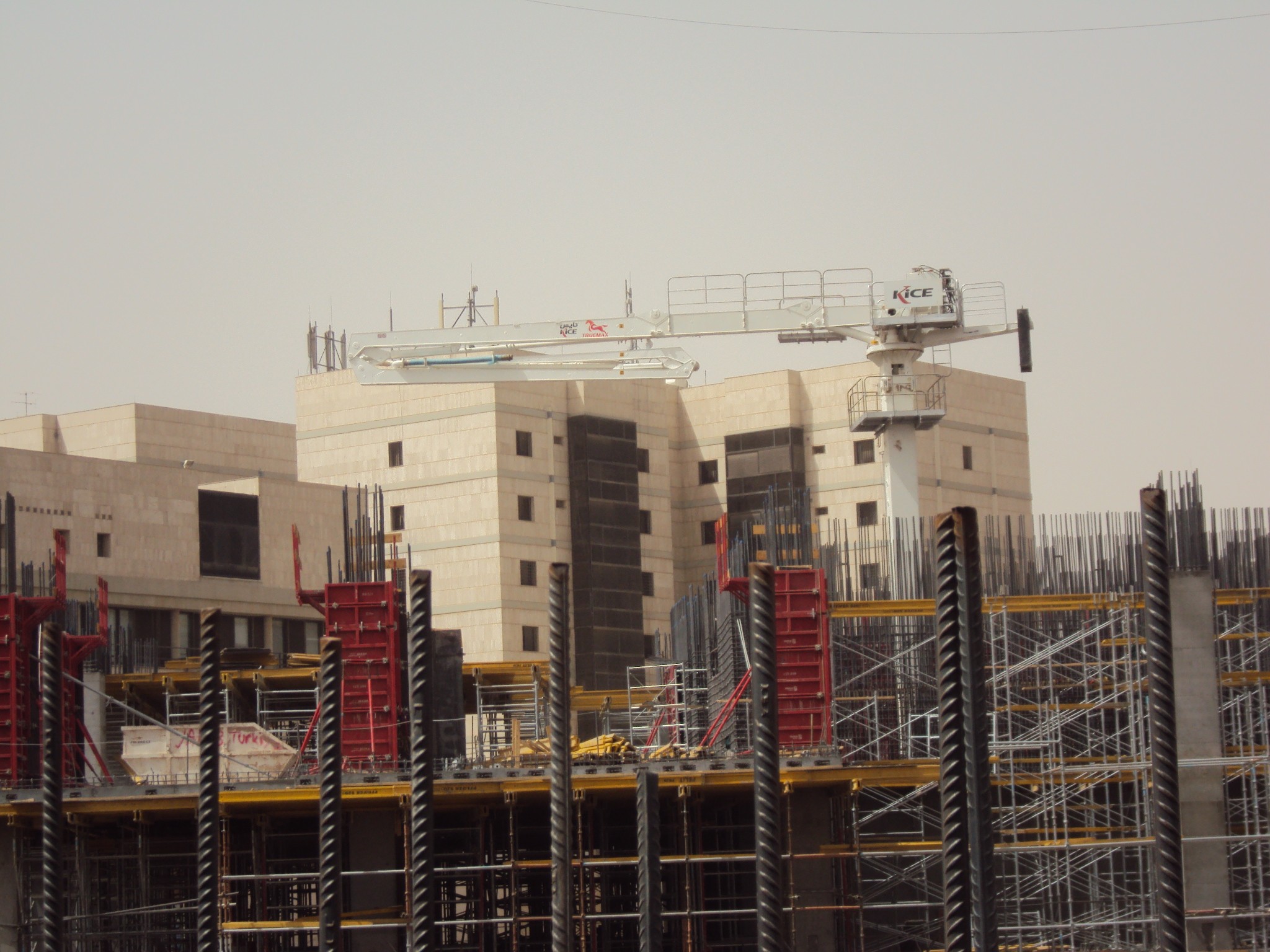 電梯井布料機(jī) 電梯井布料機(jī)