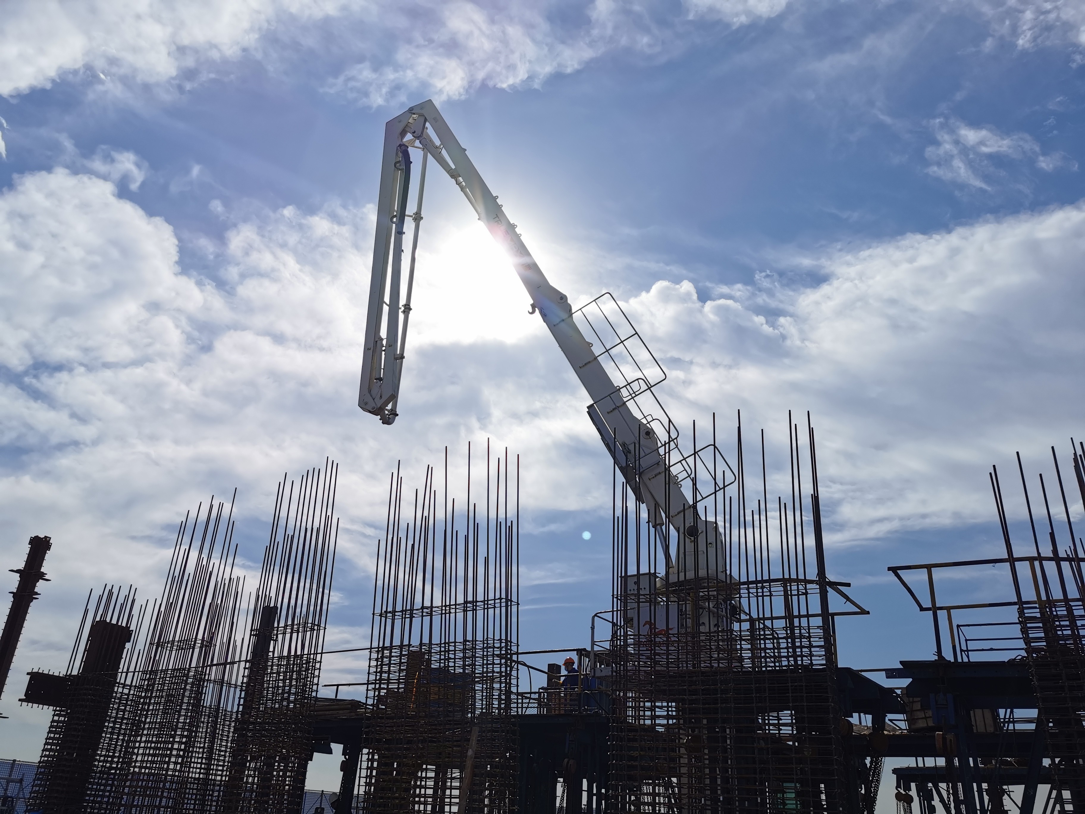 內(nèi)爬布料機 內(nèi)爬布料機