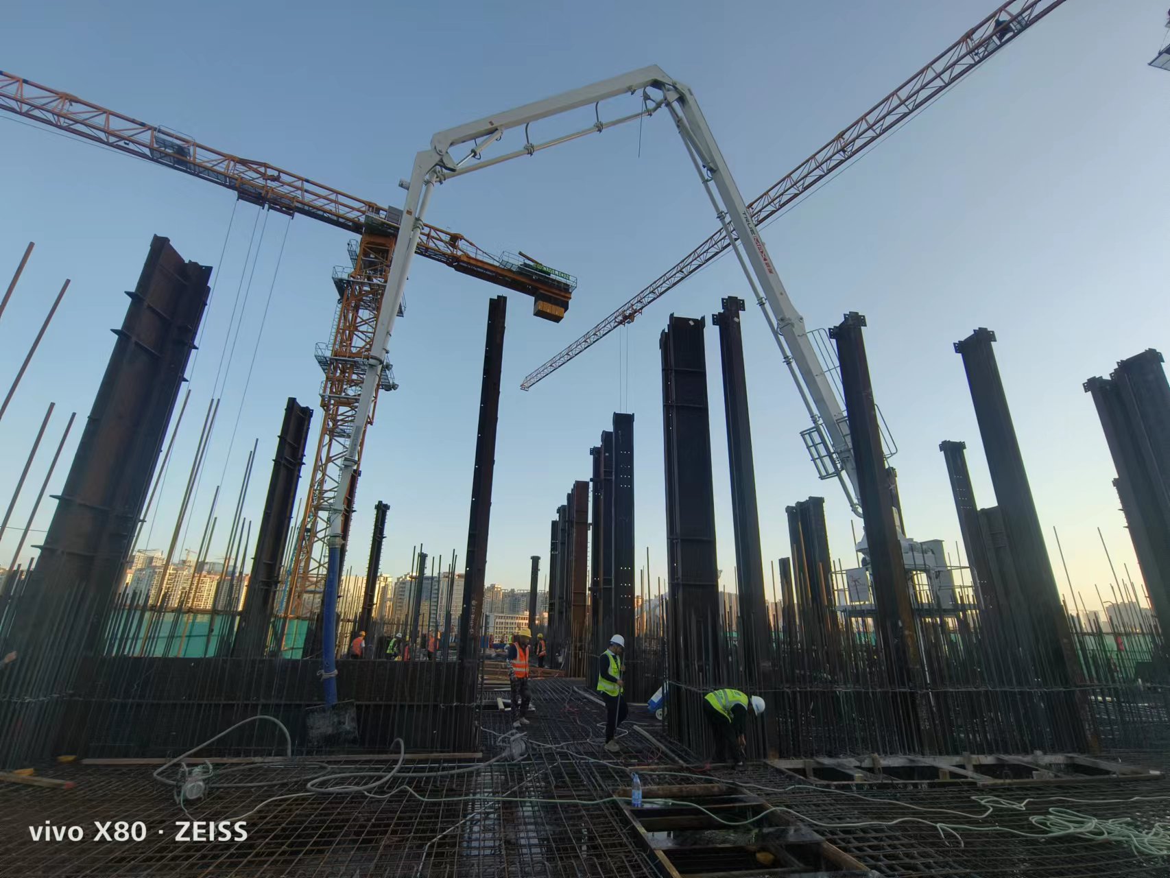 布料機(jī)廠家.jpg 布料機(jī)廠家.jpg