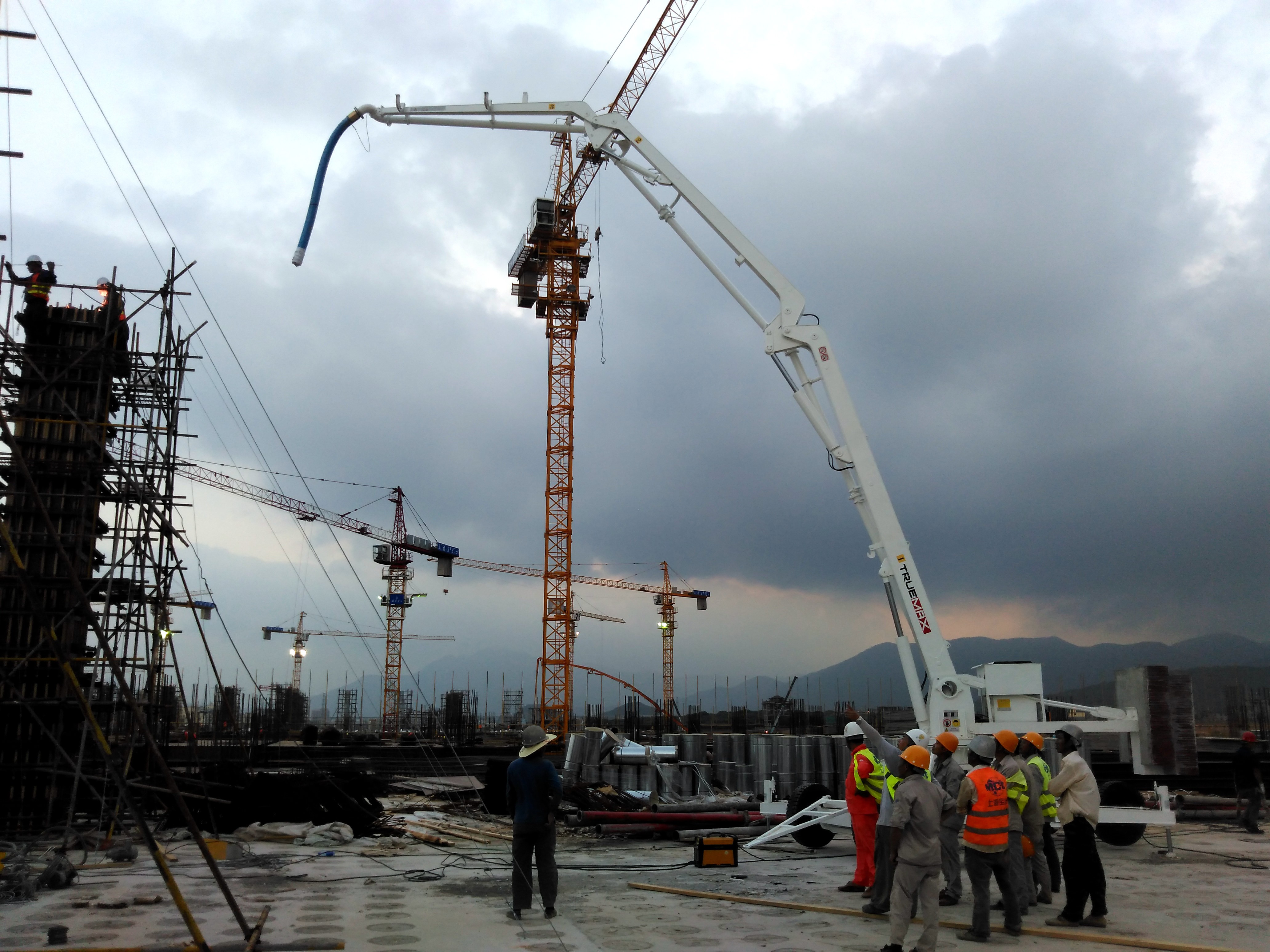 車載混凝土布料機(jī) 車載混凝土布料機(jī)